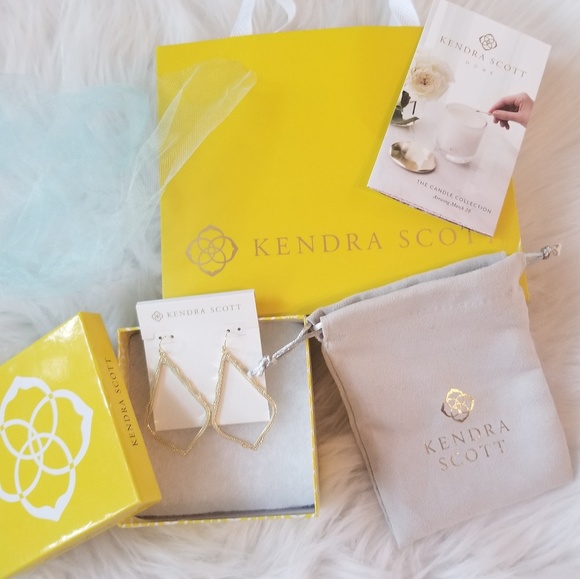 Kendra Scott Jewelry - Kendra Scott Sophee earrings - Gold